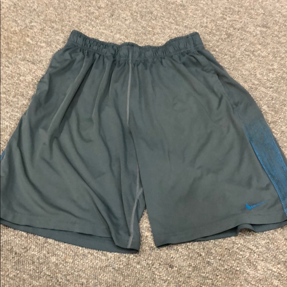 🏀Men’s M Nike Athletic Shorts with pockets